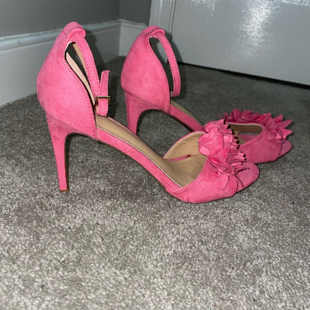 Heels - Picture 2 of 4